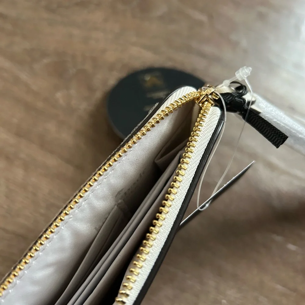 NWTKate Spade Chip and Dale Wristlet - Picture 4 of 6